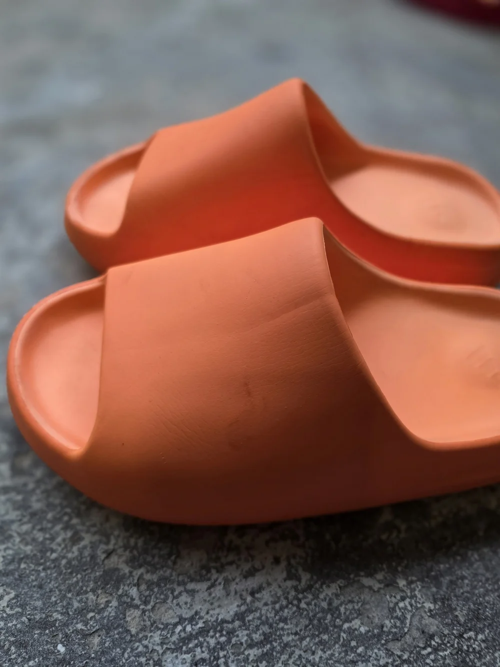 adidas Originals Orange Yeezy Slide Sandals - Picture 10 of 11